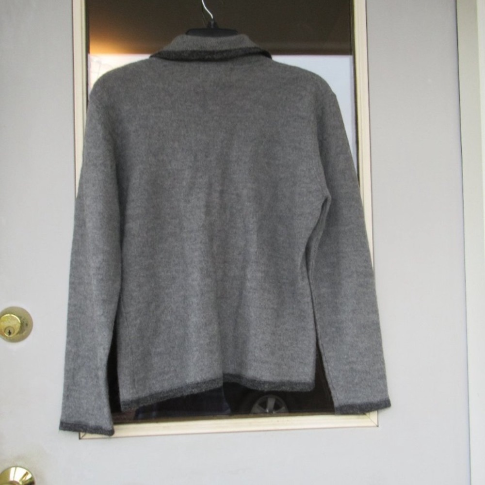 VINTAGE 90s pastel floral detail 92% wool gray button down sweater - Picture 9 of 12